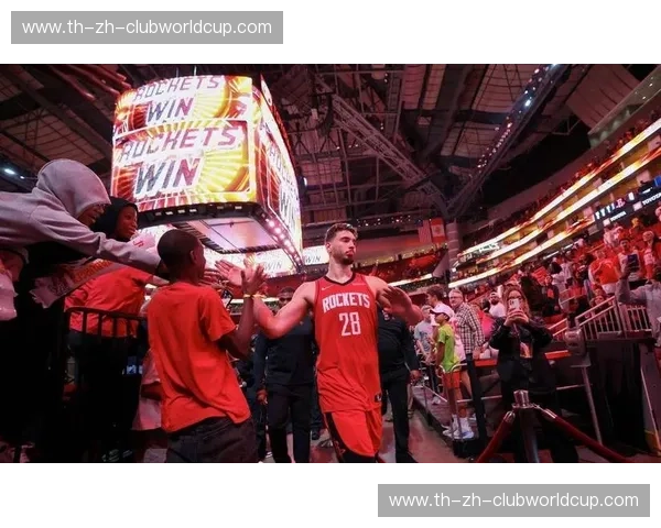 巅峰对弈：当“极致体系”撞上“三分狂潮”，勇士vs马刺西决背后的权杖交接